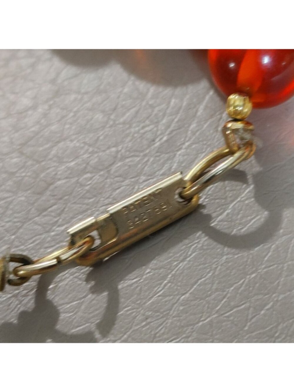 Hobe Necklace Vintage Brown Red Ambar Lucite Bead Gold Tone Accents 54 Inches - Picture 9 of 16